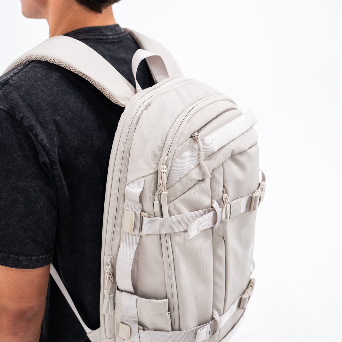 Image of Bucked Up Backpack - 25L - Color - Platinum / Gray - 4 / 6