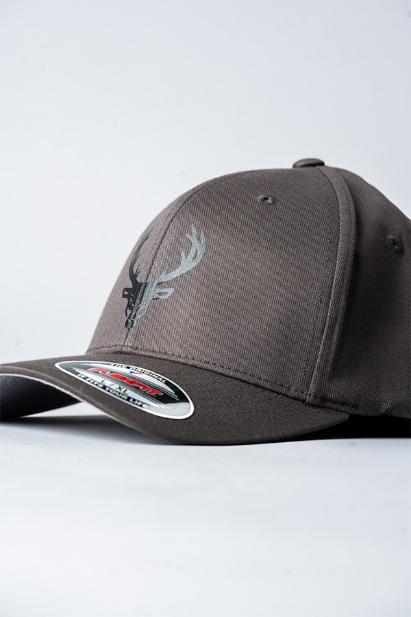 - Hat Bucked Pro: Premium Flexfit Up
